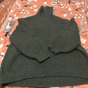 Women’s chunky knit sweater